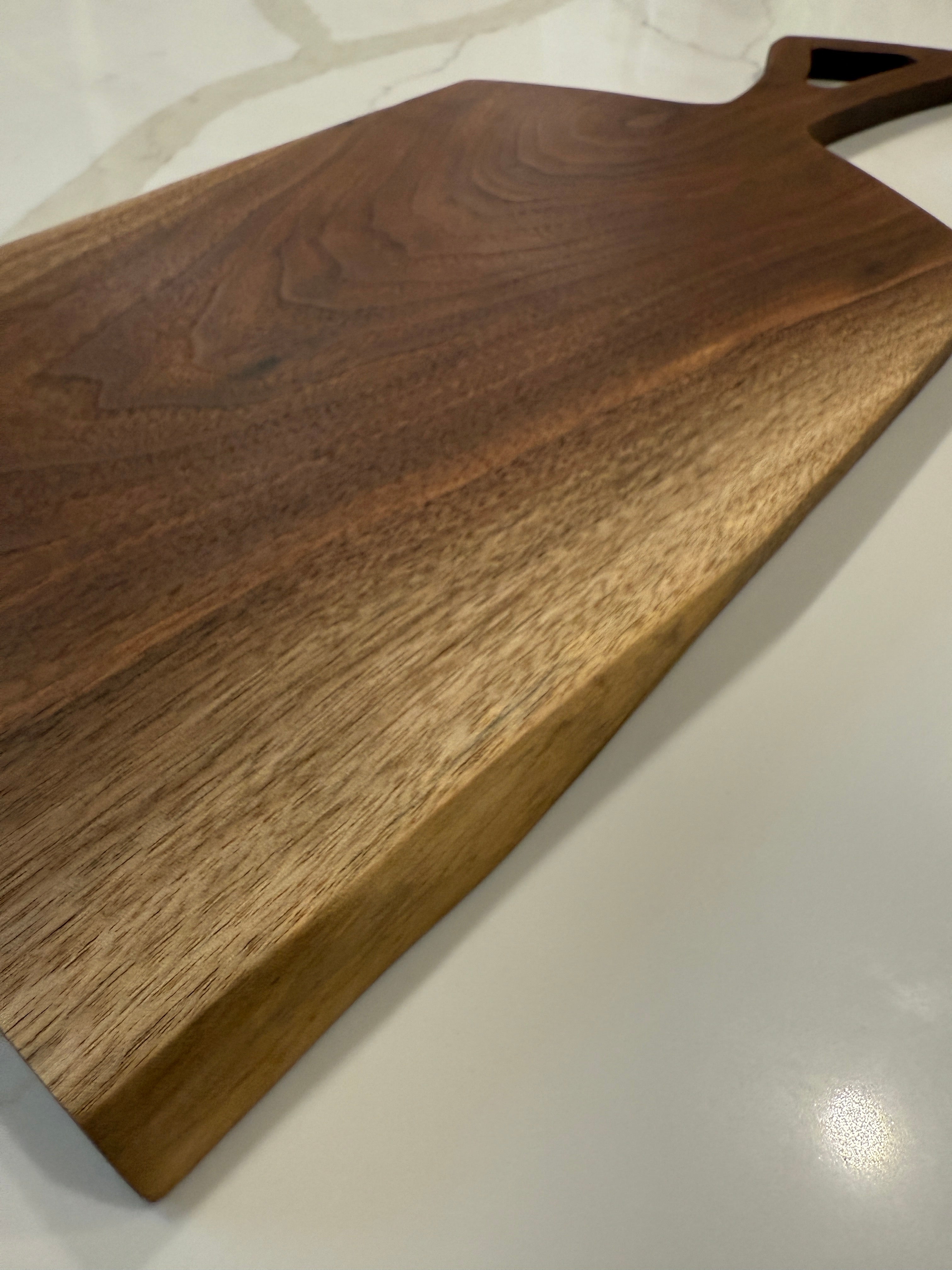Stylish Clever Handle Walnut Cutting Board with Live Edge