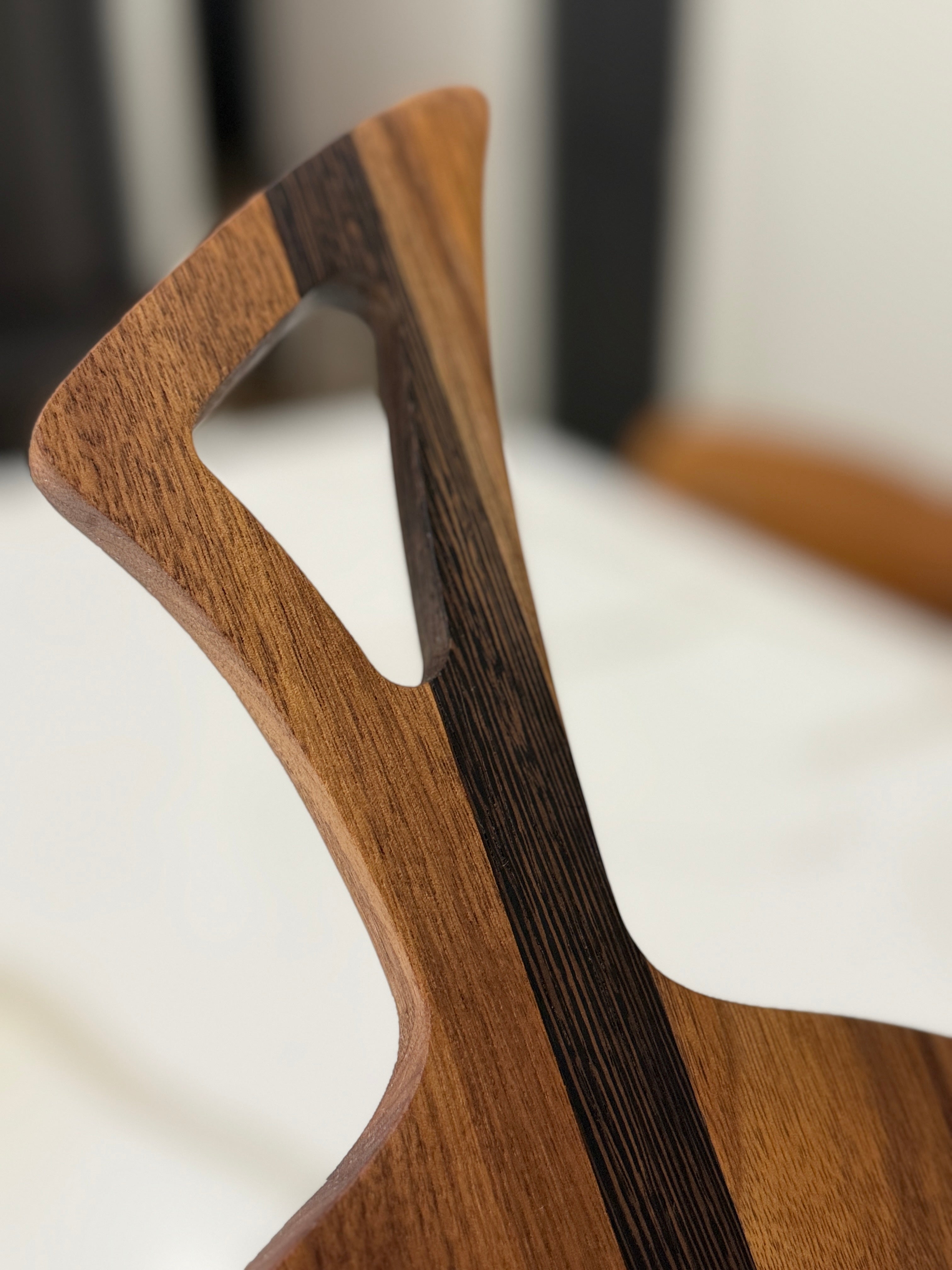 Clever Handle Cutting Board