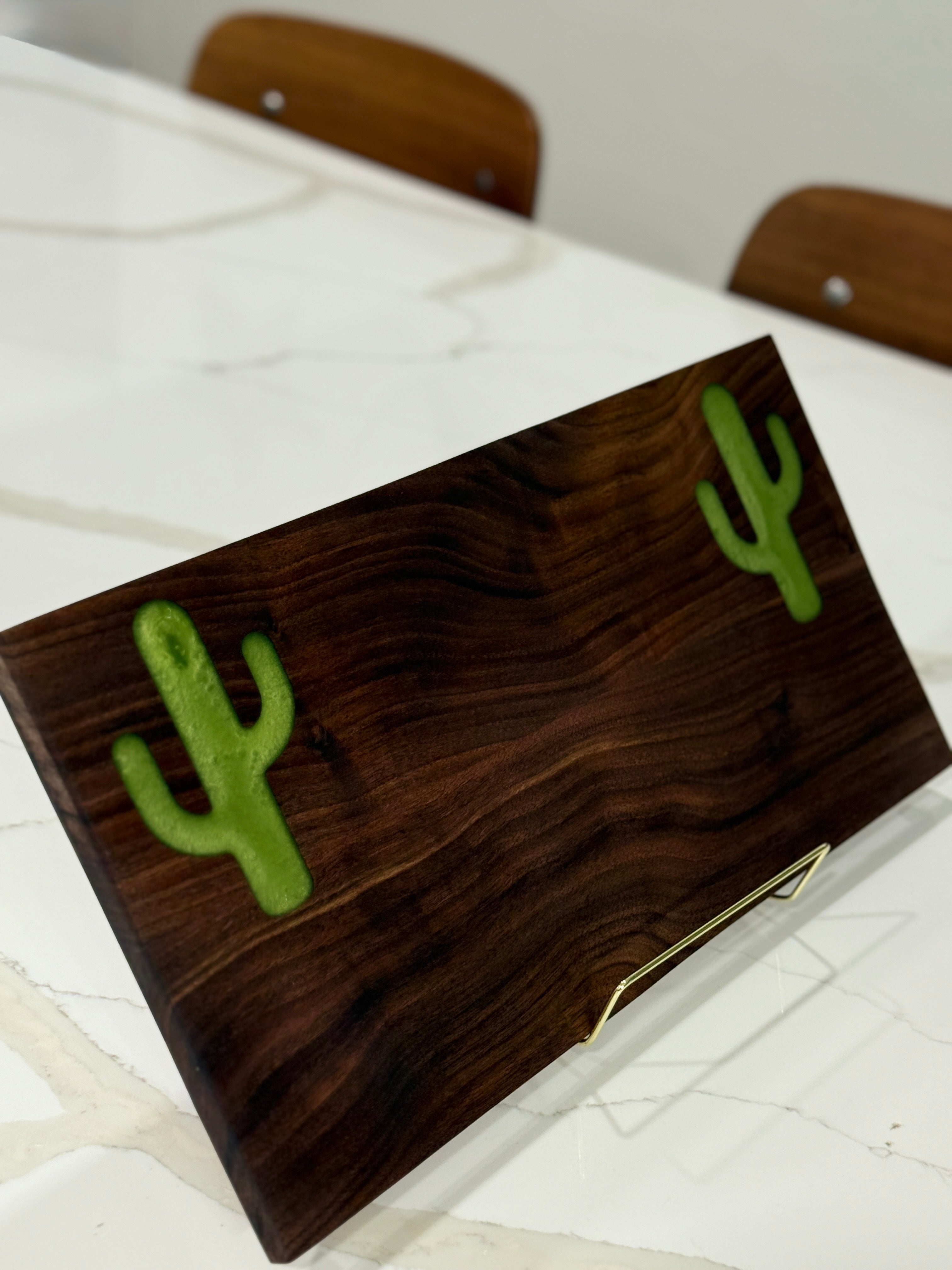 Double Cactus on Walnut